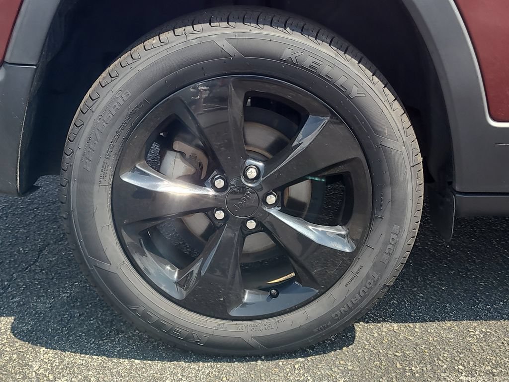 Used 2020 Jeep Cherokee Latitude Plus FWD image 5
