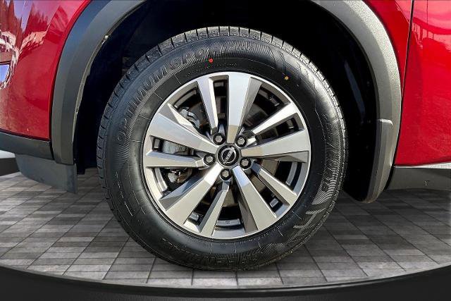 Used 2023 Nissan Pathfinder SL image 14