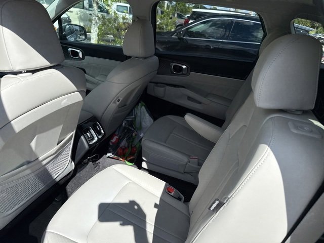 Used 2025 Kia Sorento SX image 14