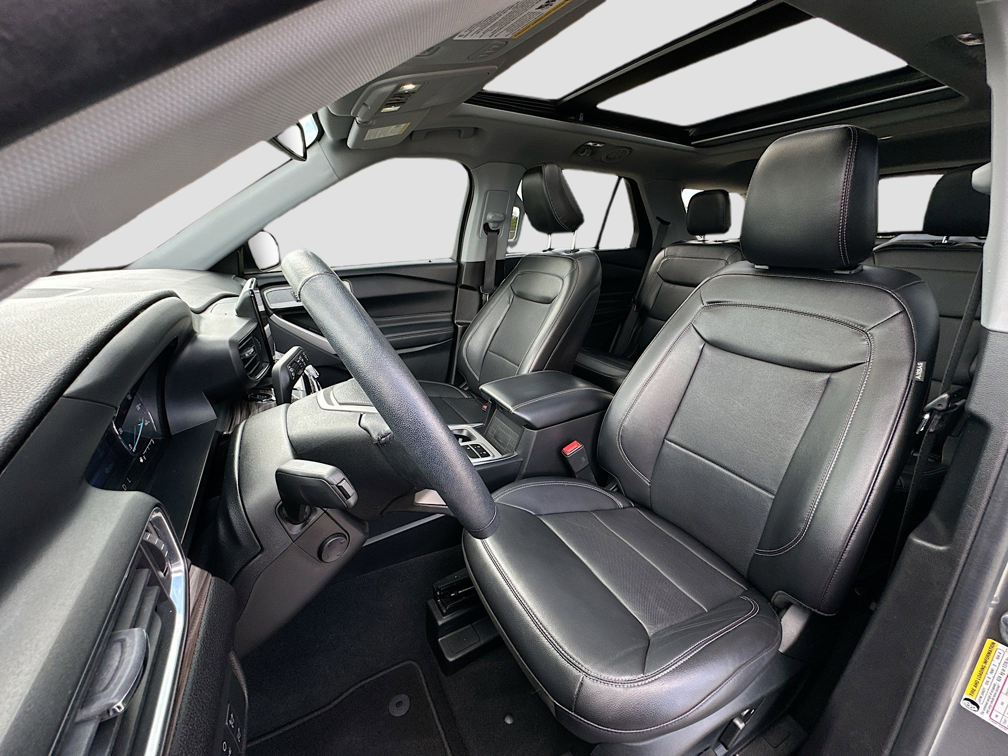 Certified 2022 Ford Explorer Limited w/ Equipment Group 301A image 22