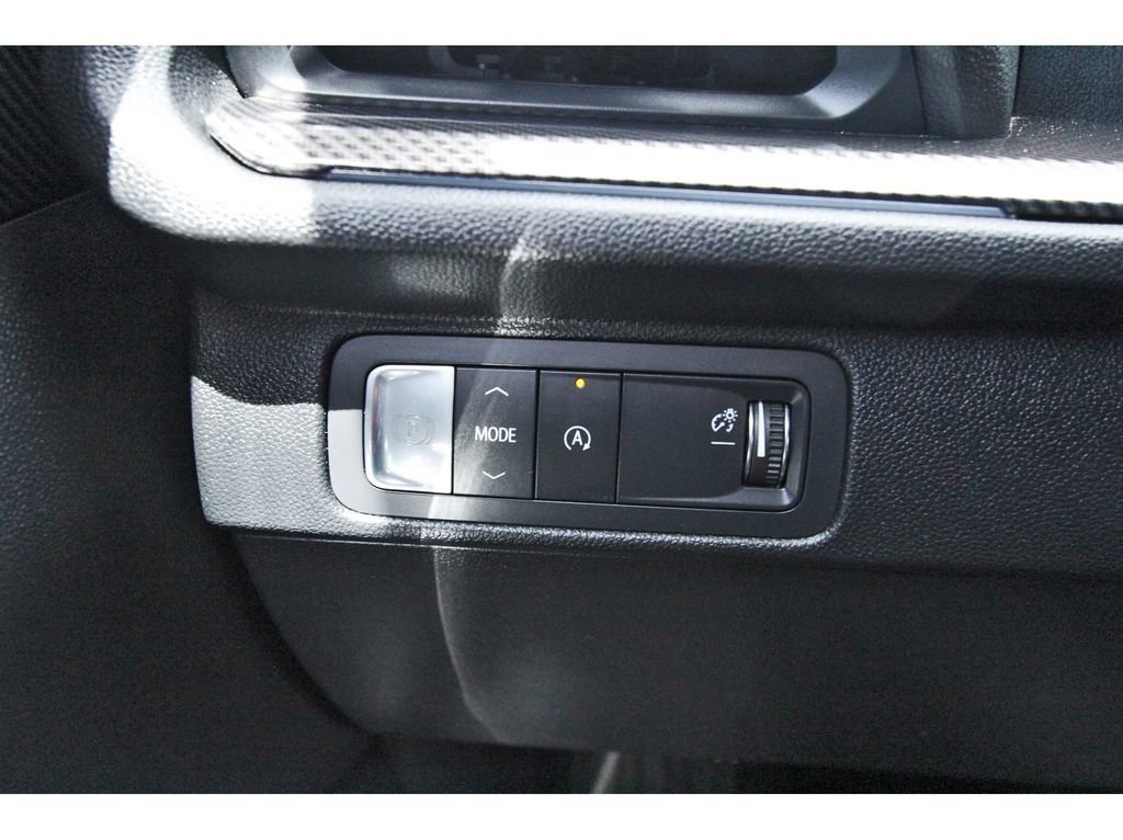 Used 2025 Chevrolet Traverse High Country w/ LPO, Floor Liner Package FWD image 19