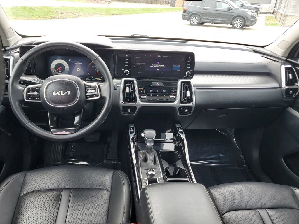 Used 2023 Kia Sorento SX AWD/4WD image 11