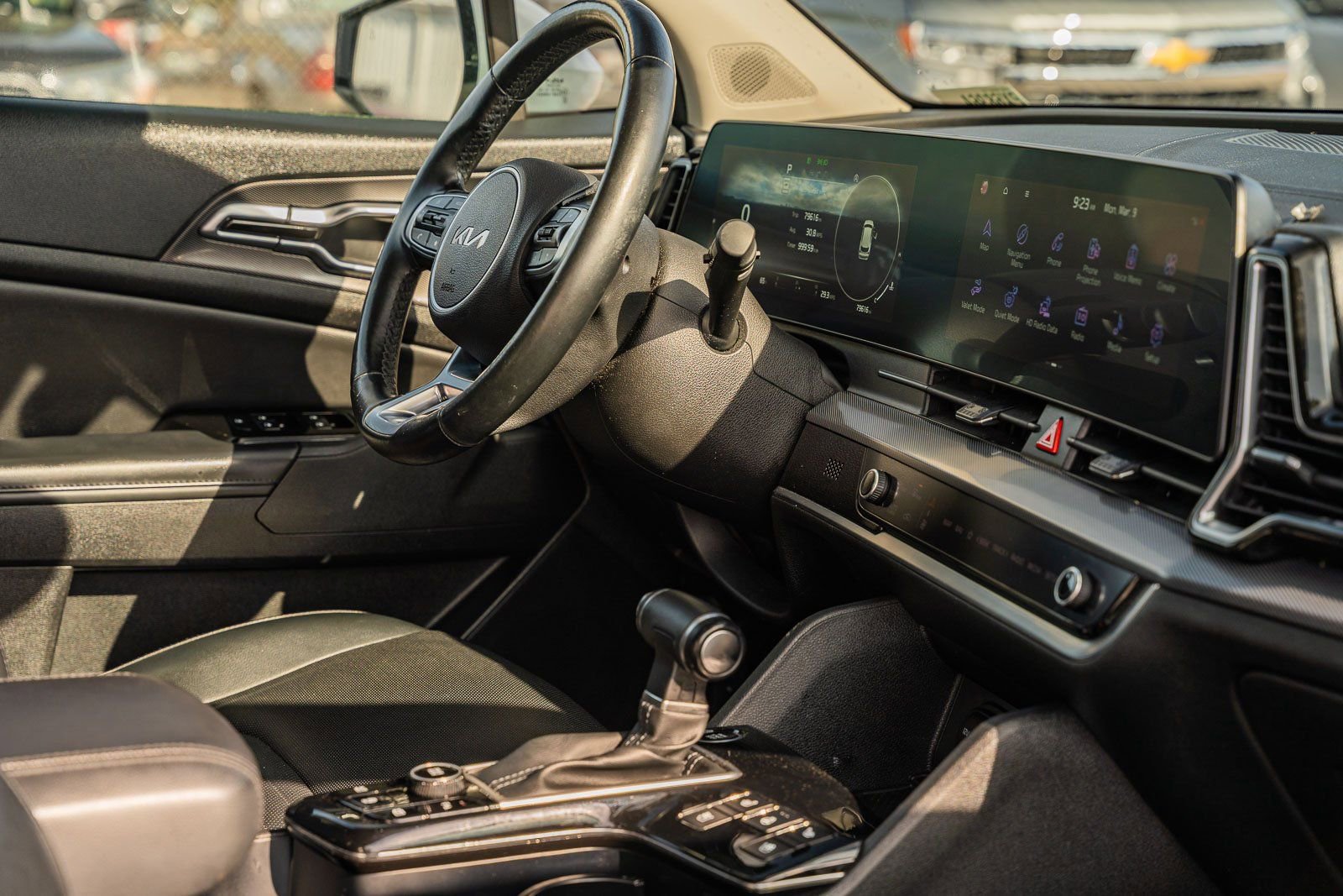 Used 2023 Kia Sportage SX image 12