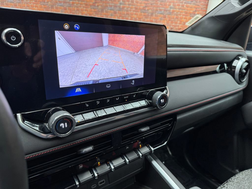 Used 2024 Chevrolet Colorado Z71 w/ Z71 Convenience Package 2 image 23