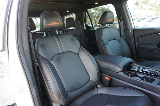 Used 2025 Honda Pilot TrailSport image 7