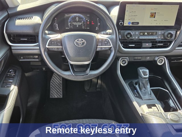Used 2025 Toyota Grand Highlander FWD image 13