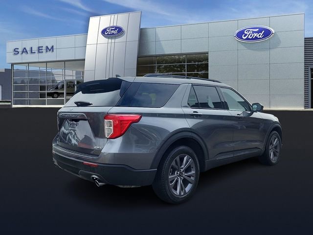 Certified 2023 Ford Explorer XLT w/ Equipment Group 202A AWD/4WD image 3