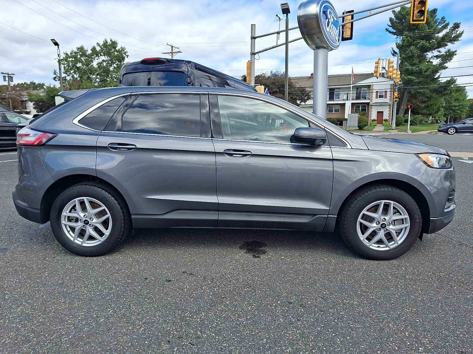 Certified 2024 Ford Edge SEL w/ Convenience Package AWD/4WD image 12