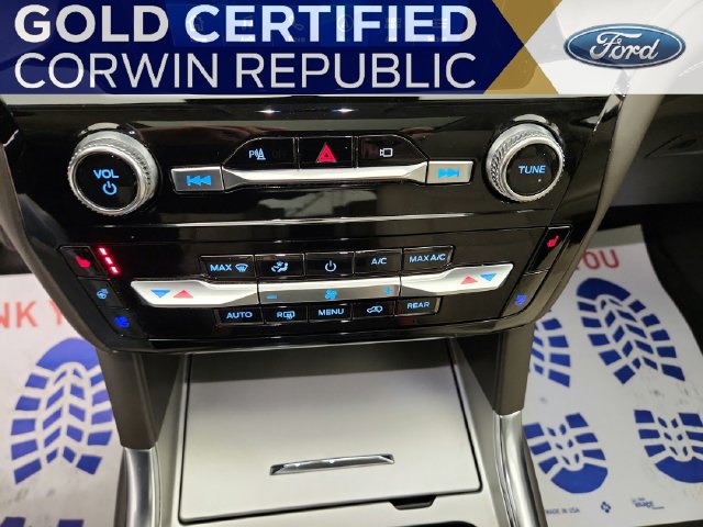 Certified 2023 Ford Explorer Platinum w/ Technology Package AWD/4WD image 23