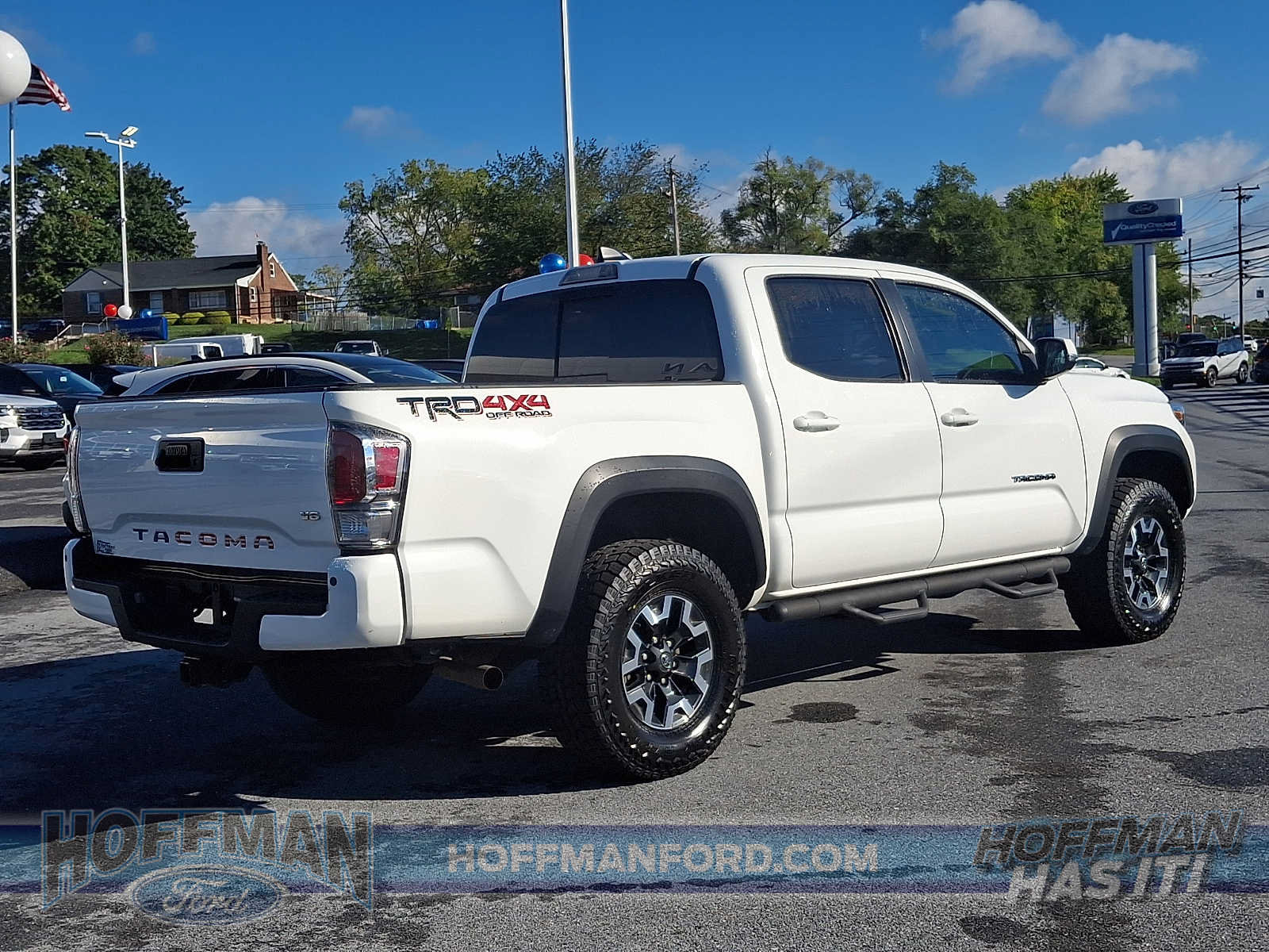 Used 2023 Toyota Tacoma TRD Off-Road w/ Technology Package AWD/4WD image 6