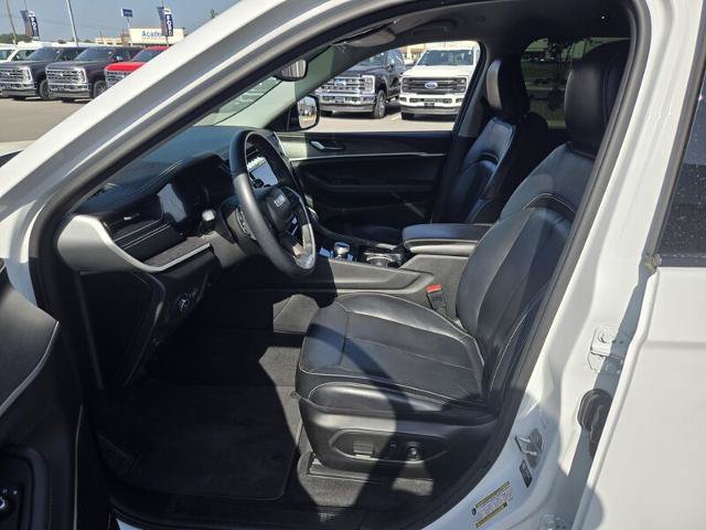 Used 2022 Jeep Grand Cherokee L Limited AWD/4WD image 11