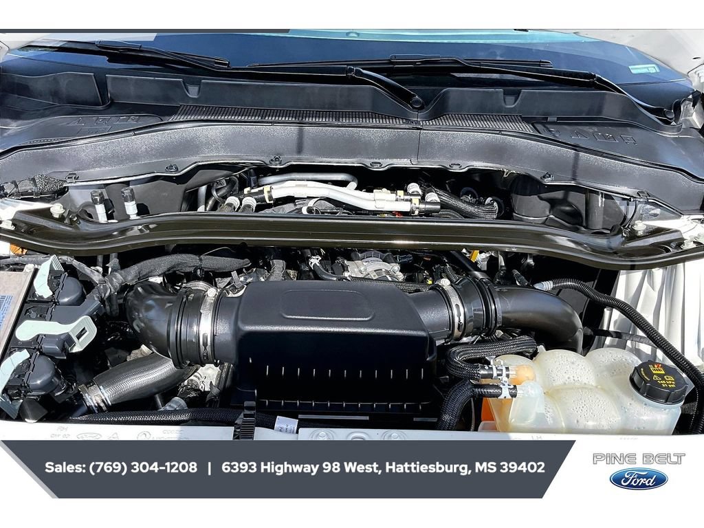Certified 2022 Ford Explorer Platinum w/ Equipment Group 601A AWD/4WD image 8