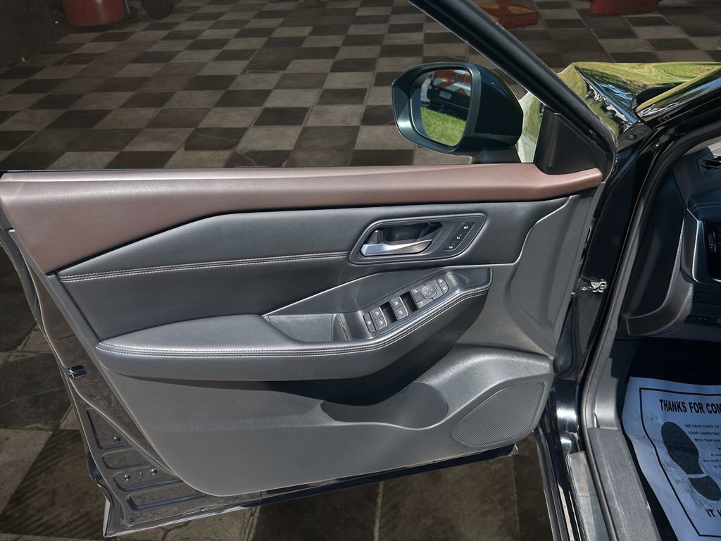 Used 2023 Nissan Rogue SL w/ SL Premium Package FWD image 18