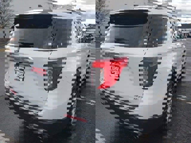 Certified 2023 Ford Explorer Limited w/ Equipment Group 301A image 8