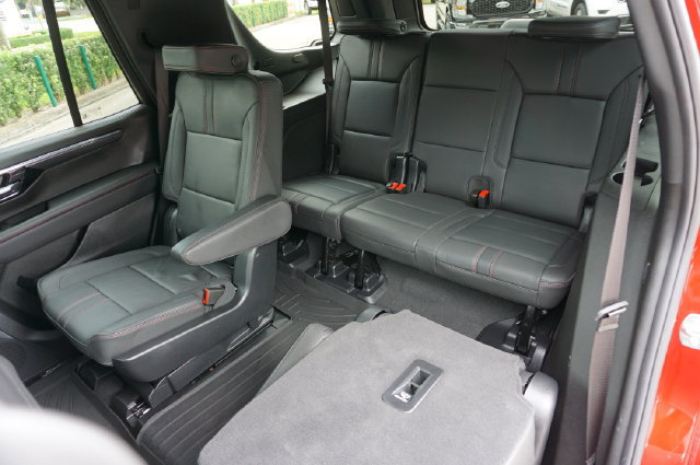 Used 2025 Chevrolet Tahoe RST w/ Comfort Package RWD image 19