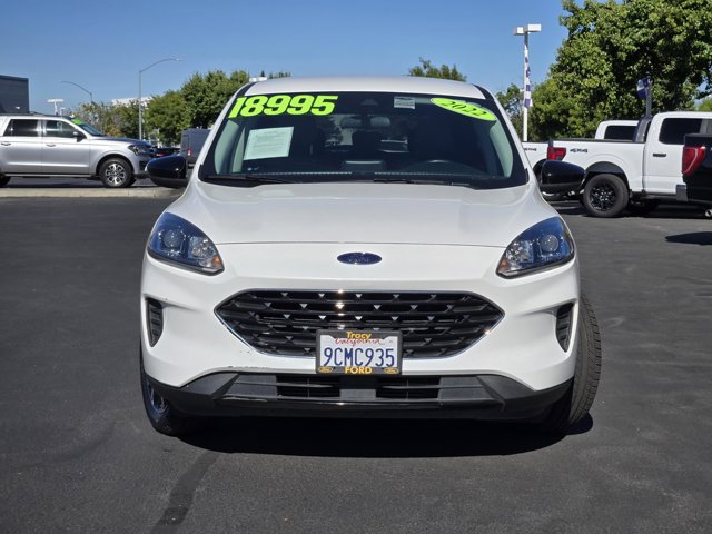 Certified 2022 Ford Escape SE w/ SE Sport Appearance Package FWD image 2
