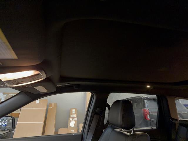 Used 2022 Jeep Grand Cherokee Limited w/ Trailer Tow Group IV image 7