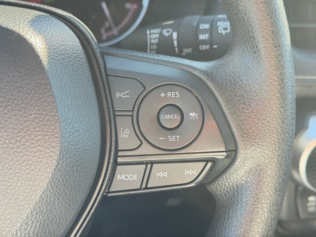Used 2025 Toyota RAV4 XLE FWD image 12