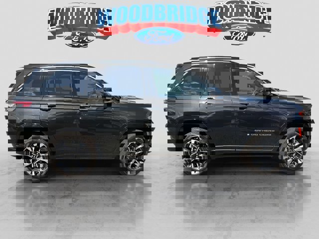 Used 2023 Jeep Grand Cherokee Overland w/ Luxury Tech Group IV image 4