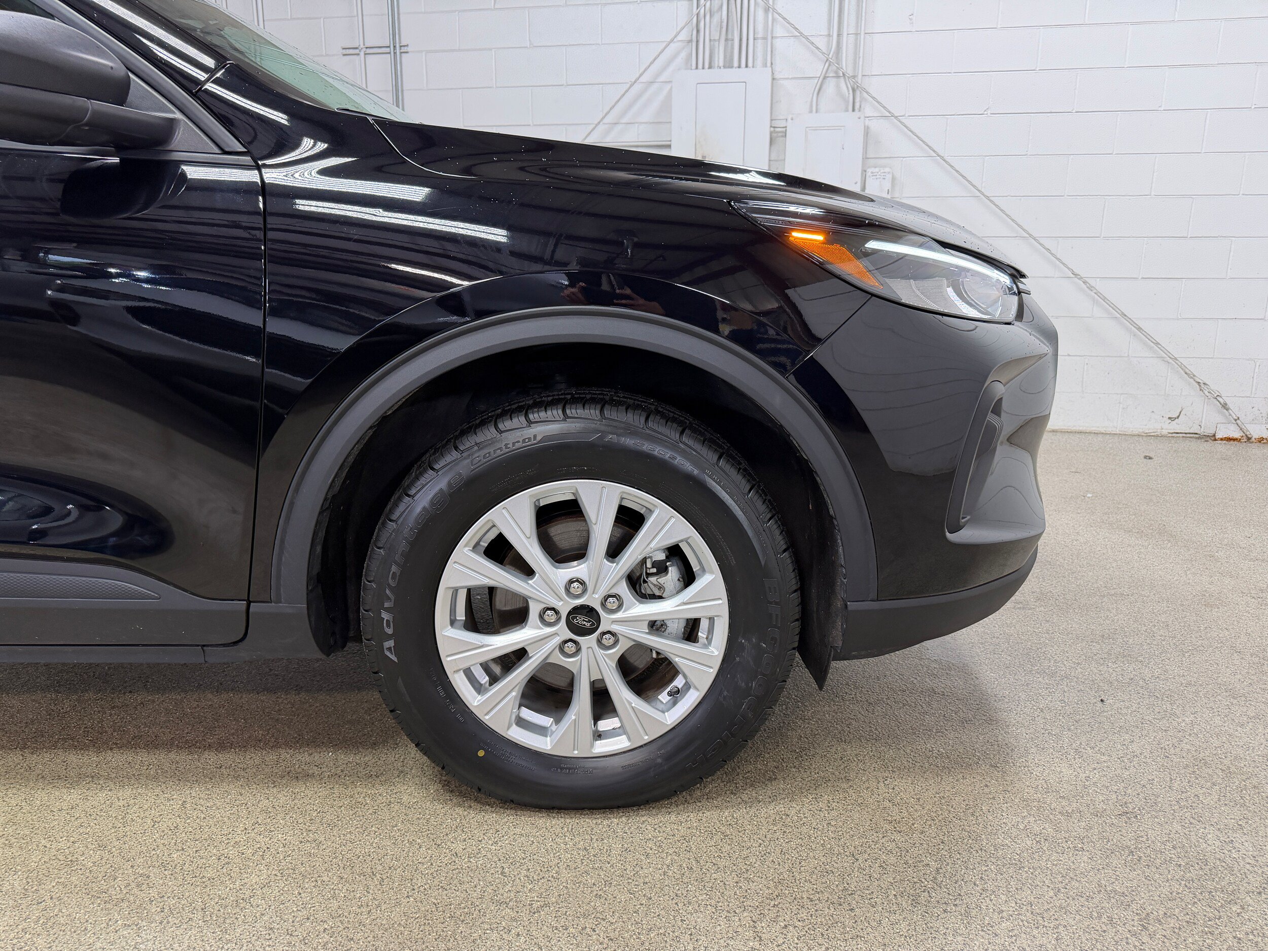 Certified 2025 Ford Escape Active AWD/4WD image 27
