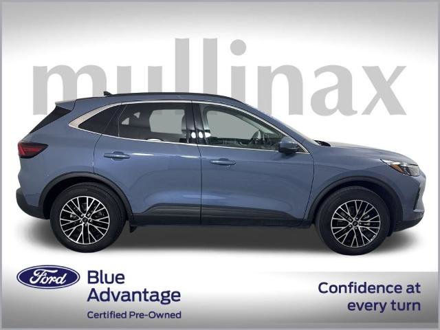 Certified 2025 Ford Escape SE w/ PHEV Premium Package image 2