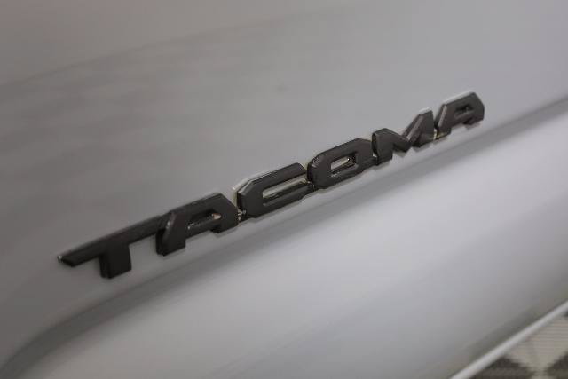 Used 2019 Toyota Tacoma TRD Sport AWD/4WD image 32