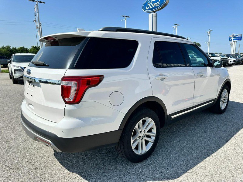Certified 2017 Ford Explorer XLT FWD image 6