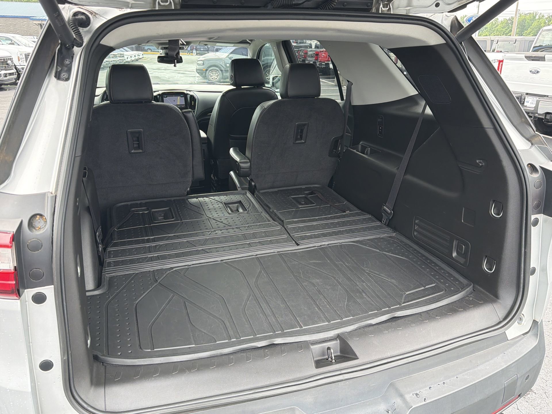 Used 2019 Chevrolet Traverse LT w/ LT Premium Package FWD image 27
