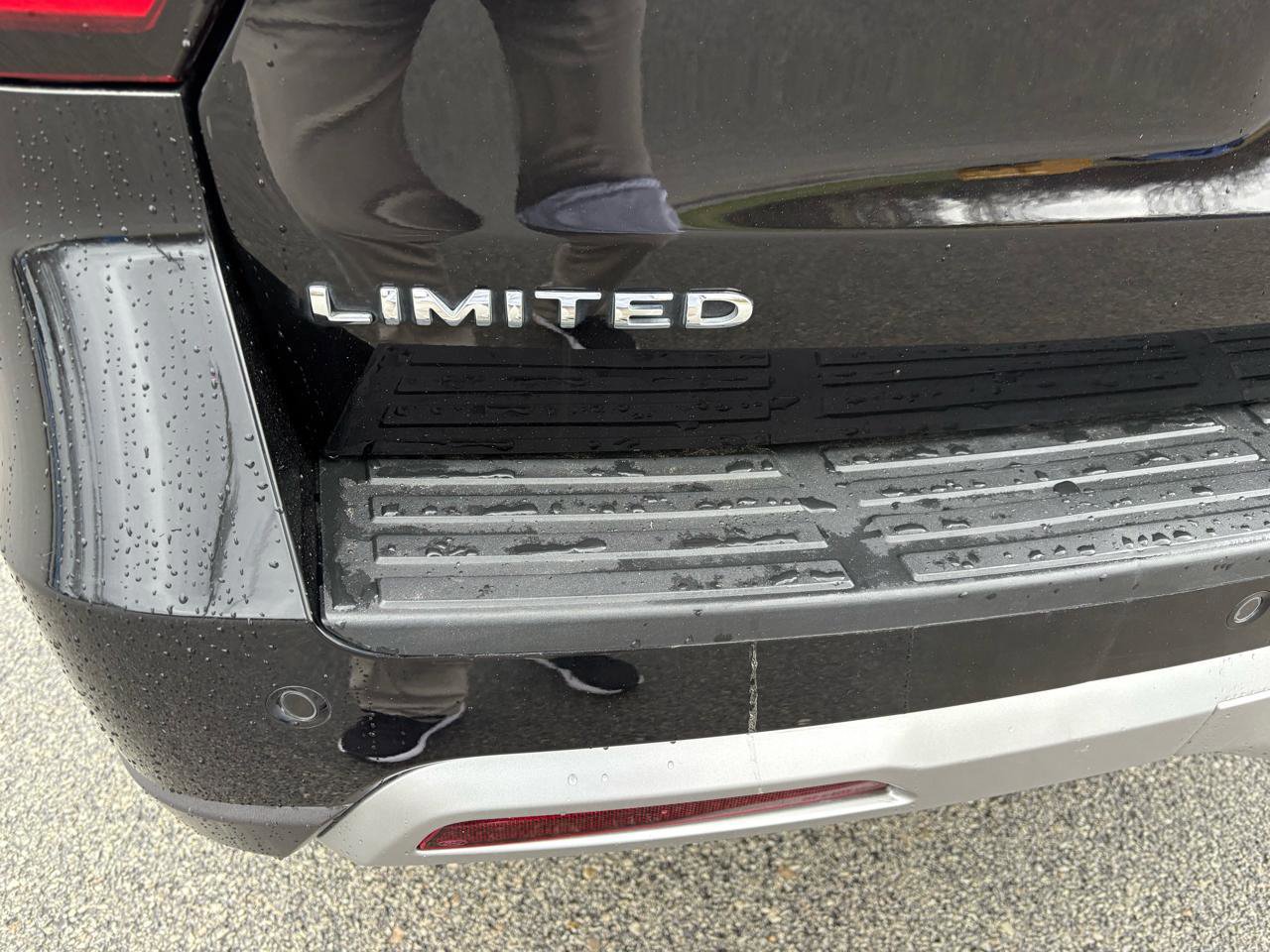 Certified 2024 Ford Expedition Limited image 12