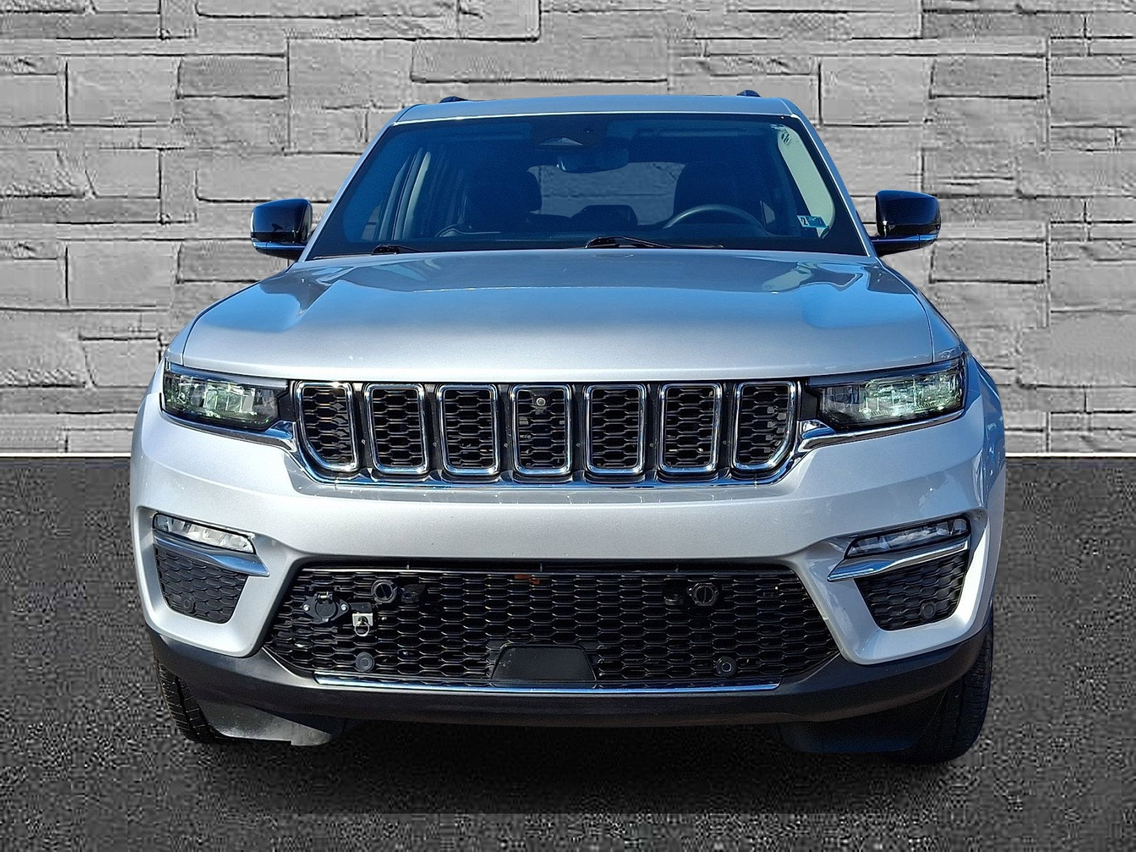 Used 2022 Jeep Grand Cherokee Limited 4xe w/ Luxury Tech Group II image 3