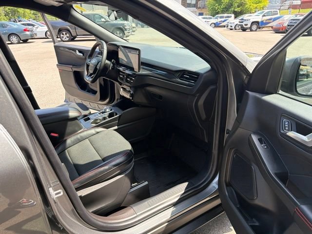 Certified 2023 Ford Escape ST-Line w/ Tech Pack #1 AWD/4WD image 26