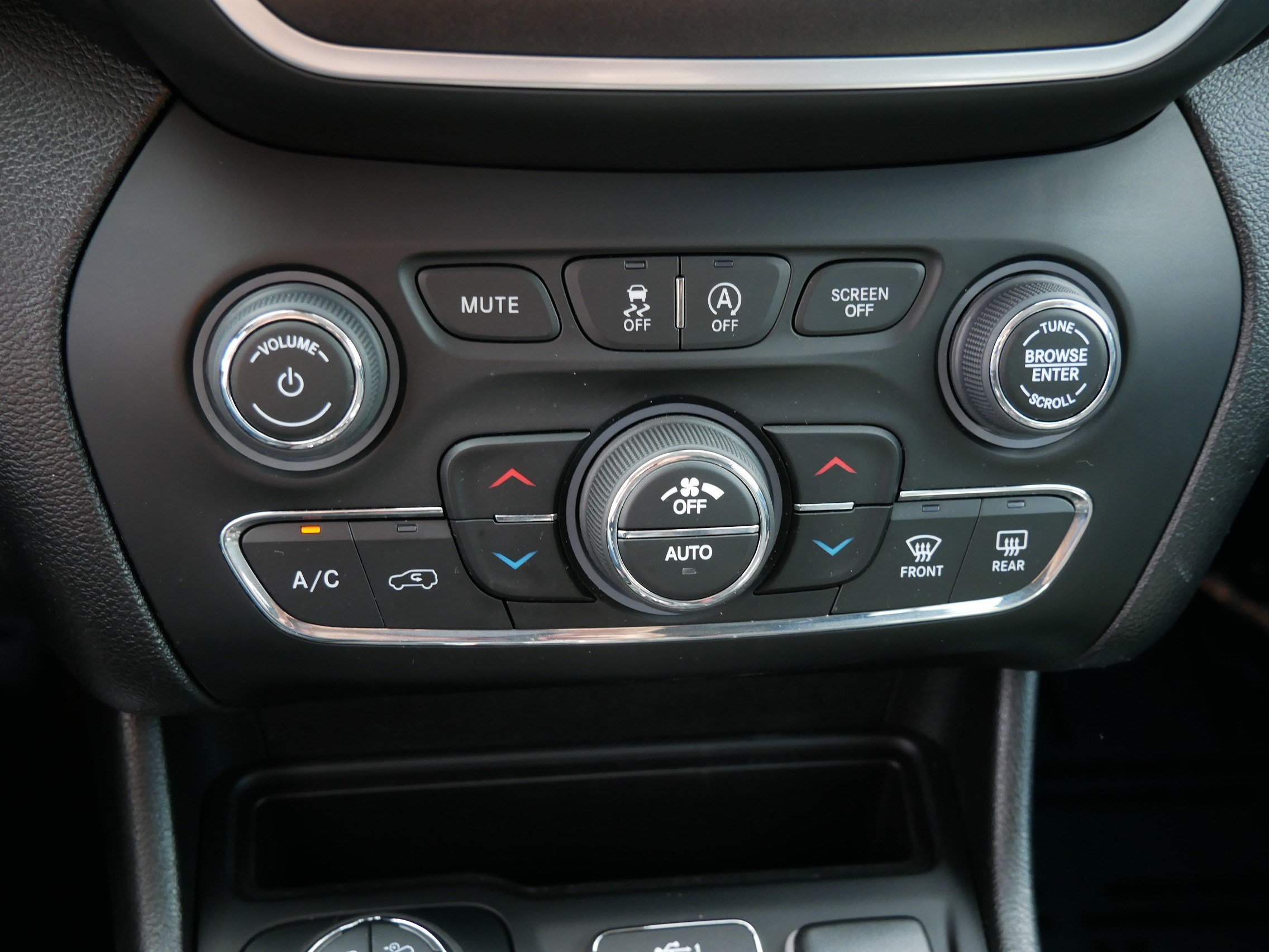 Used 2022 Jeep Cherokee Trailhawk w/ Sound & Nav Group AWD/4WD image 23