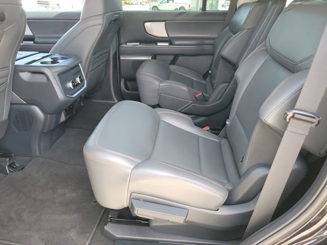 Certified 2025 Ford Expedition Active AWD/4WD image 8