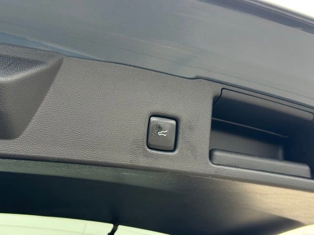 Certified 2025 Ford Escape Platinum image 38