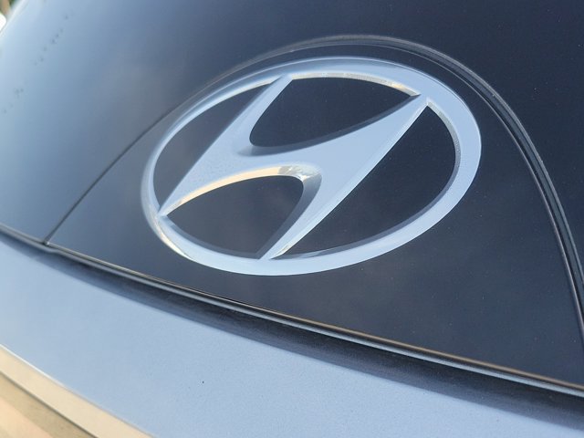 Used 2022 Hyundai Tucson Limited w/ Cargo Package FWD image 7