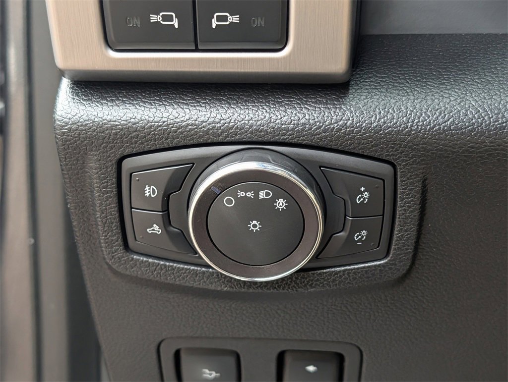 Certified 2019 Ford F350 Platinum w/ Platinum Ultimate Package image 18