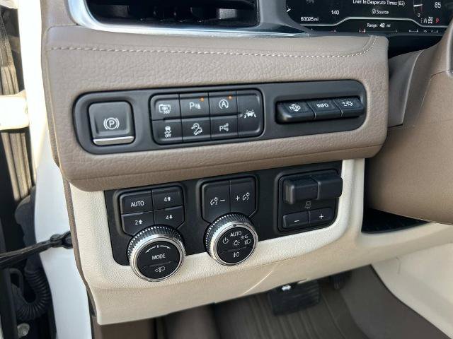 Used 2023 GMC Yukon XL Denali w/ Denali Reserve Package AWD/4WD image 33