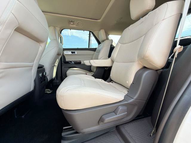 Certified 2023 Ford Explorer Platinum w/ Technology Package AWD/4WD image 19