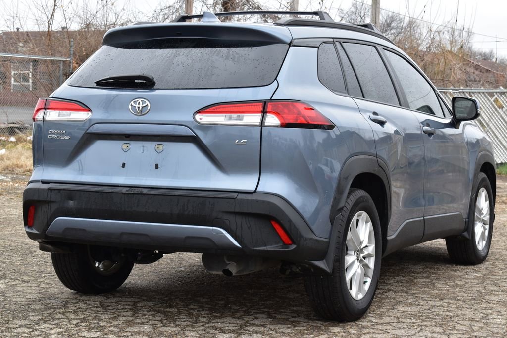 Used 2024 Toyota Corolla Cross LE w/ Moonroof Package image 5