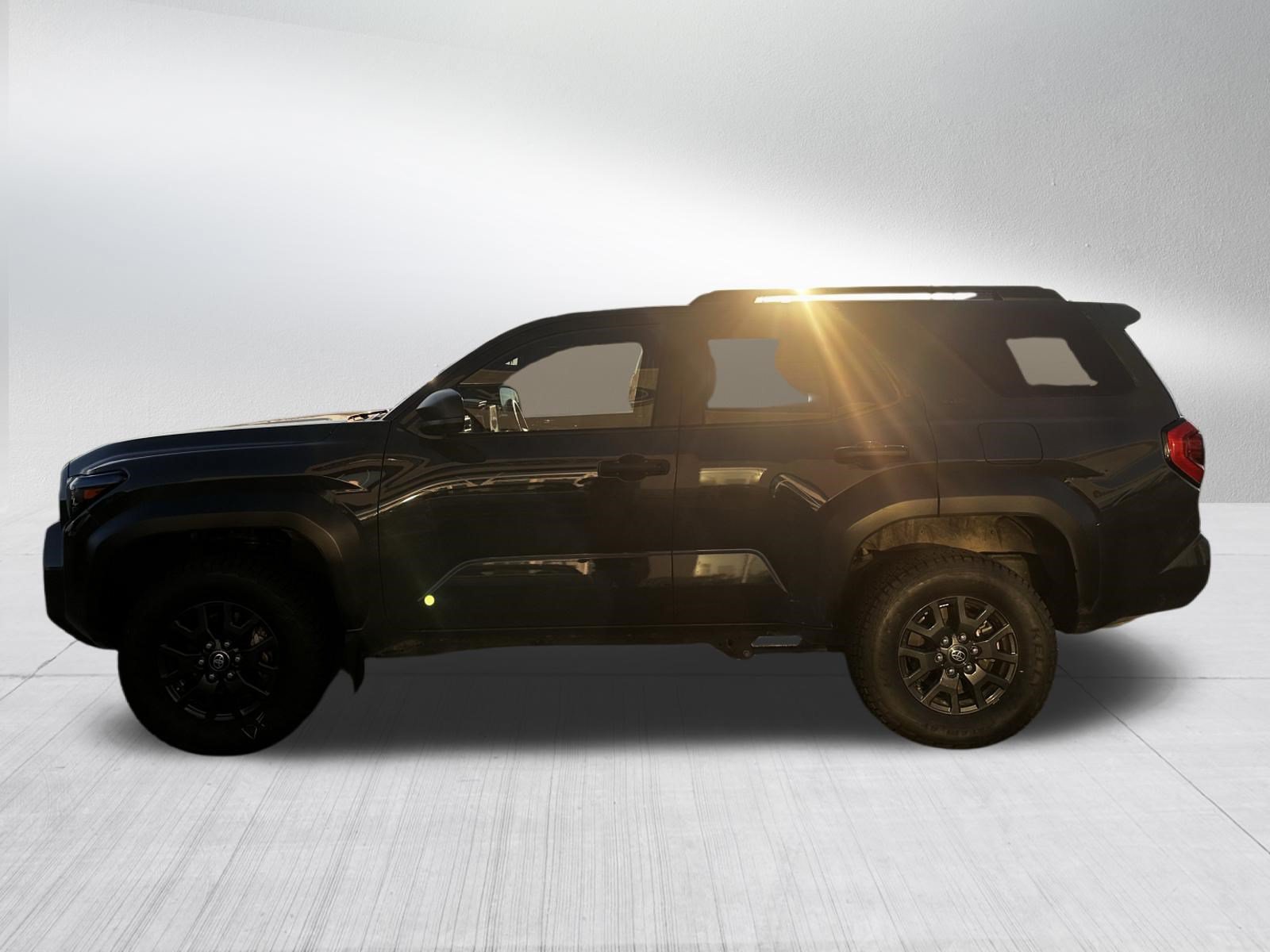Used 2025 Toyota 4Runner SR5 AWD/4WD image 4