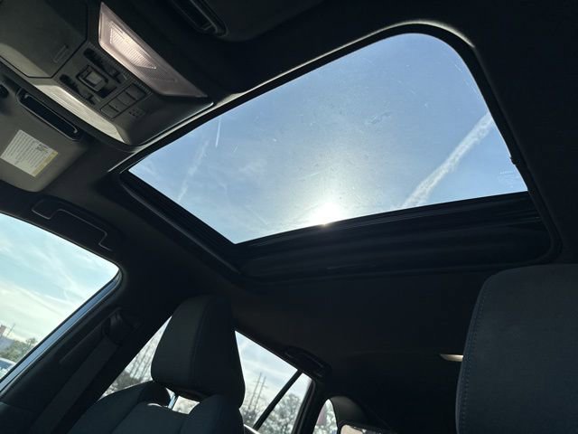 Used 2022 Toyota RAV4 SE image 31