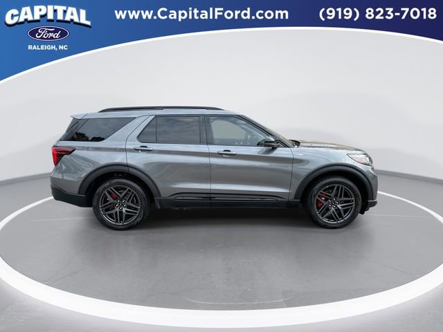 Certified 2025 Ford Explorer ST-Line w/ Premium Package image 7