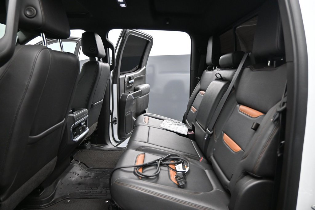 Used 2021 GMC Sierra 1500 AT4 w/ AT4 Value Package AWD/4WD image 17