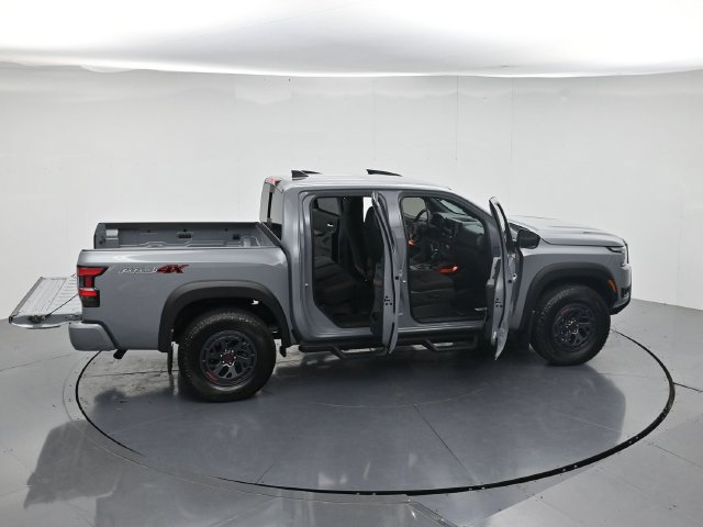 Used 2025 Nissan Frontier PRO-4X AWD/4WD image 47