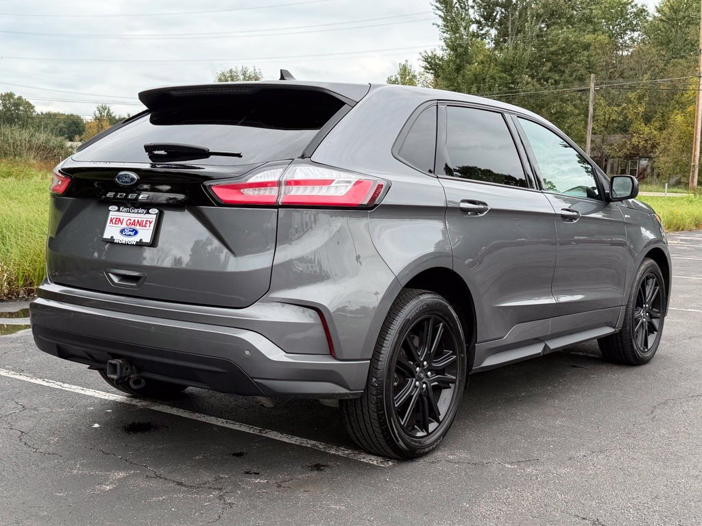 Certified 2022 Ford Edge ST-Line w/ Class II Trailer Tow Package AWD/4WD image 9