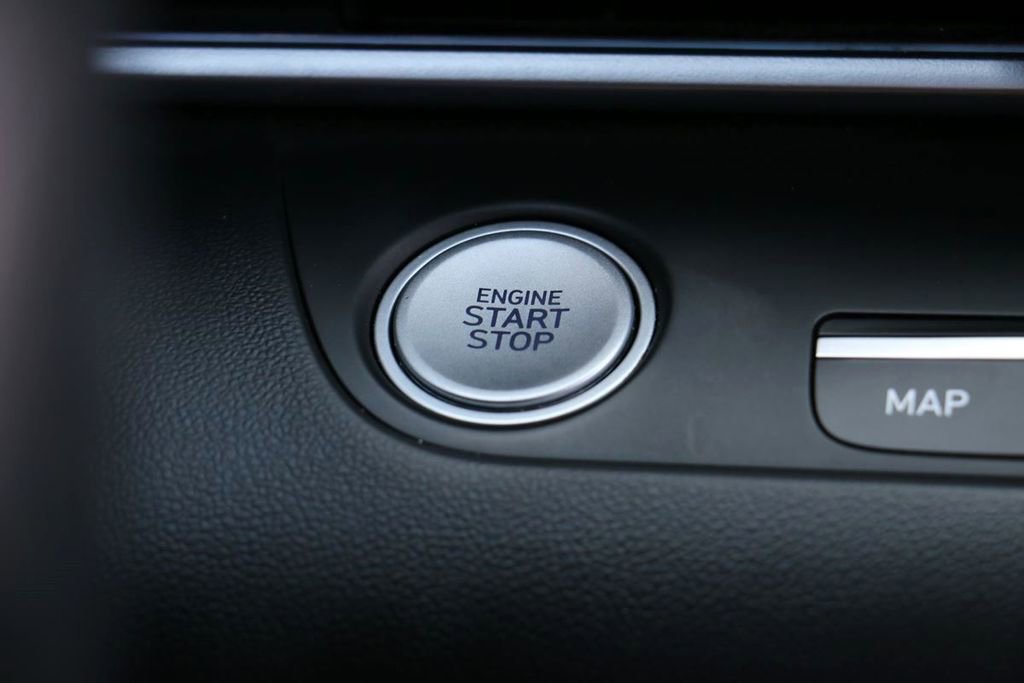 Used 2024 Hyundai Elantra Limited FWD image 11