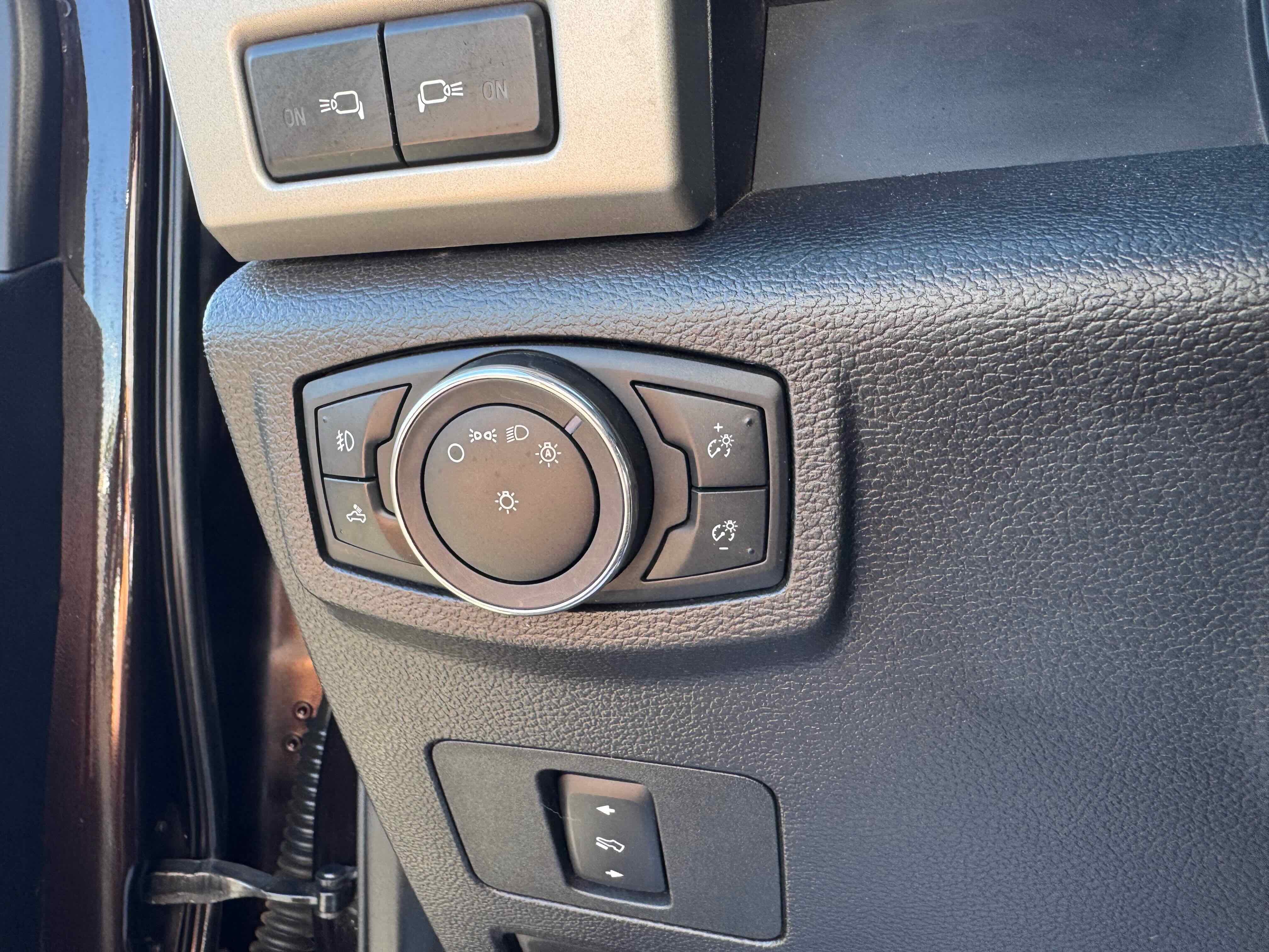 Certified 2019 Ford F350 Lariat image 26