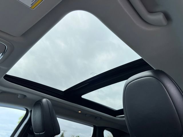 Used 2022 Jeep Cherokee Latitude w/ Sun & Sound Group AWD/4WD image 10