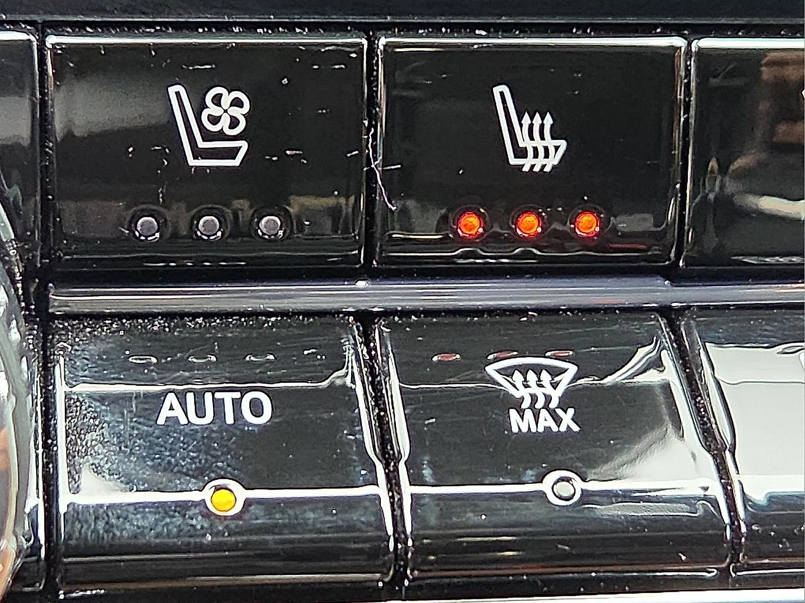 Used 2025 GMC Canyon AT4 w/ Technology Plus Package image 20