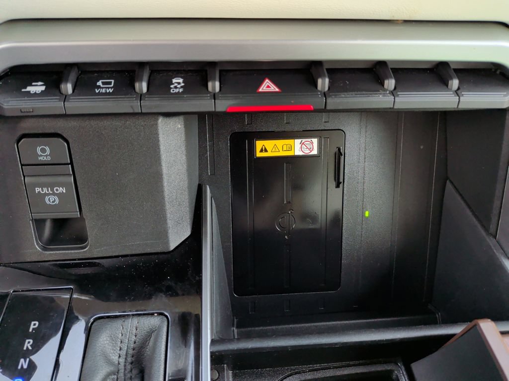 Used 2023 Toyota Sequoia Capstone AWD/4WD image 22